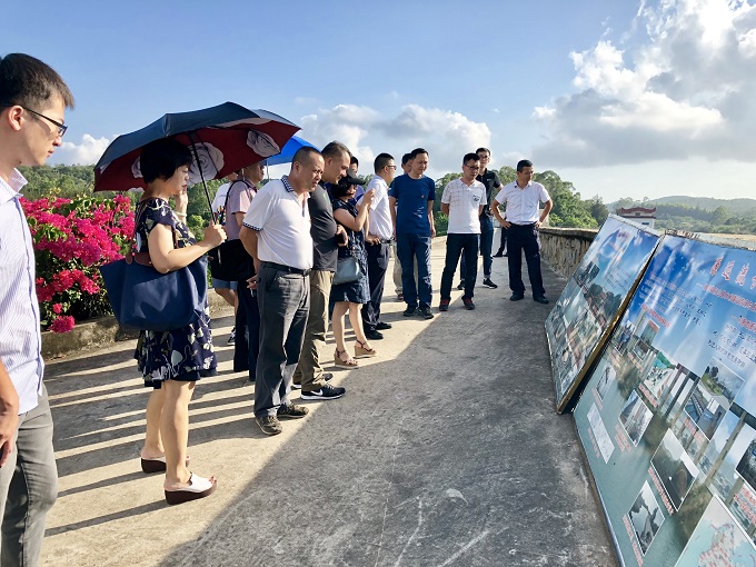 4 参观红旗水库.JPG